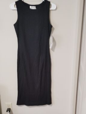 just be Black Sleeveless Midi Knit Dress